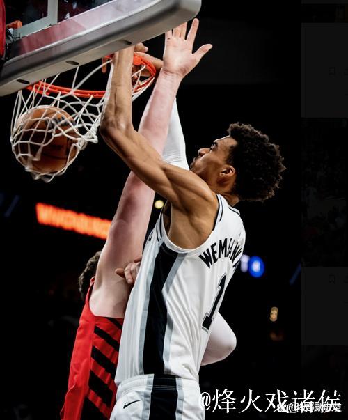 文班亚马30+10盖帽率马刺大胜 杜兰特空砍43分太阳不敌活塞